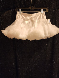 HOBBY LOBBY Style D829 Size 8T White tutu