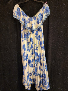SAKS 5TH AVE Style D909 Size 12 Ivory Blue Print