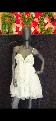 TERANI Style 694 Size 4 White Flower Pearl