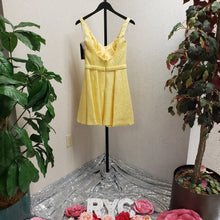 SHERRI HILL Style 51071 Size 8 Yellow
