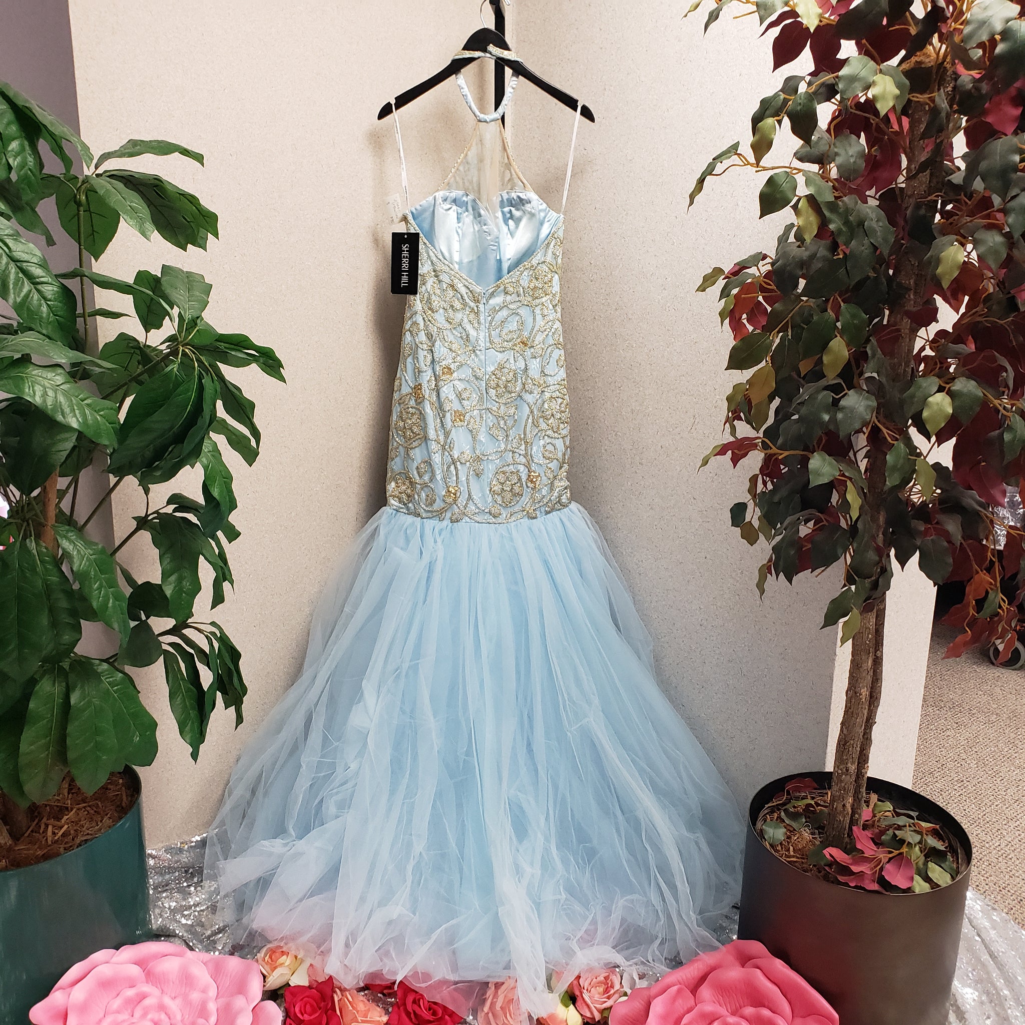 SHERRI HILL Style 50015 Size 8 Light Blue/Gold Enchanted Formals SHERRI HILL Style 50015 Size 8 Light Blue/Gold Enchanted Formals