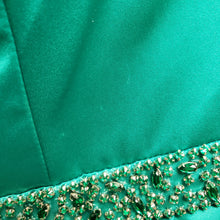 SHERRI HILL Style 51124 Size 8 Emerald