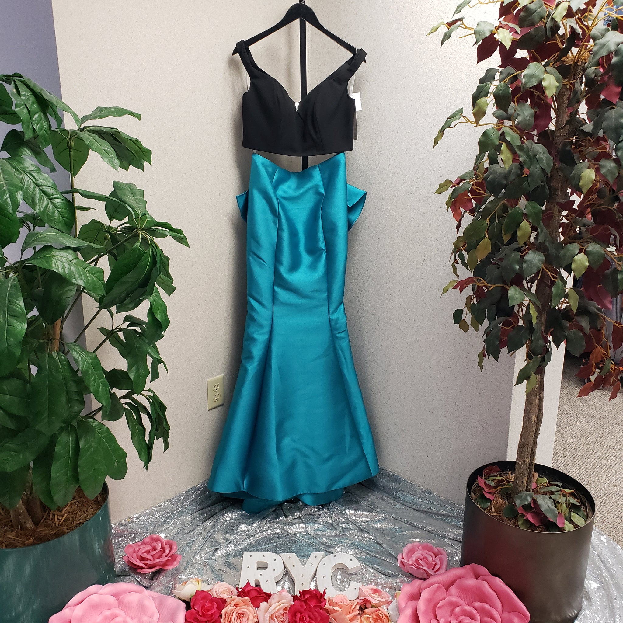 SHERRI HILL Style 50750 Size 12 Black/Teal Enchanted Formals SHERRI HILL Style 50750 Size 12 Black/Teal Enchanted Formals
