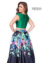 VIENNA Style 7801 Size 4 Emerald/Black