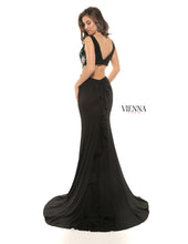 VIENNA Style 8408 Size 4 Black/Multi